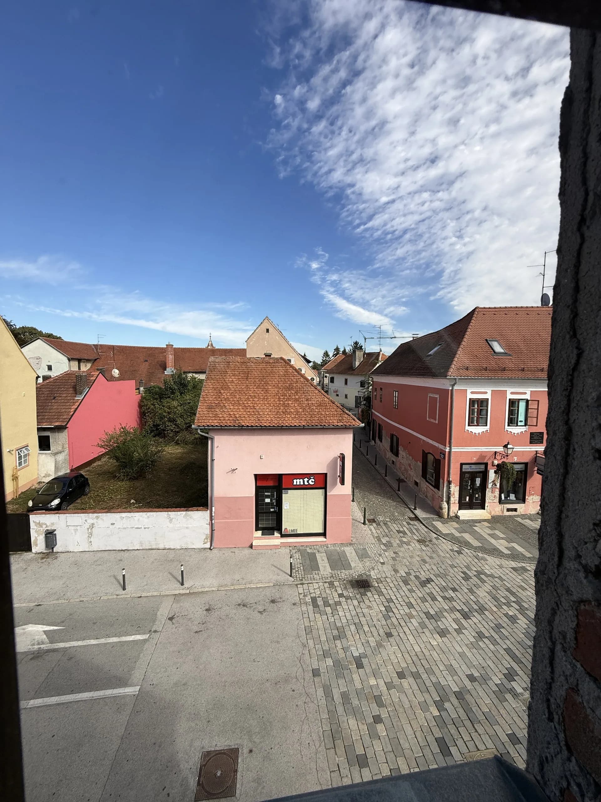 Pogled s prozora na trg, stan od 144 m² u potkrovlju u centru Varaždina