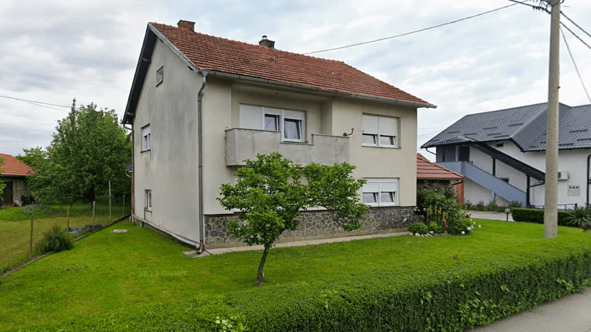 Kuća s gospodarskim zgradama u Novom Marofu